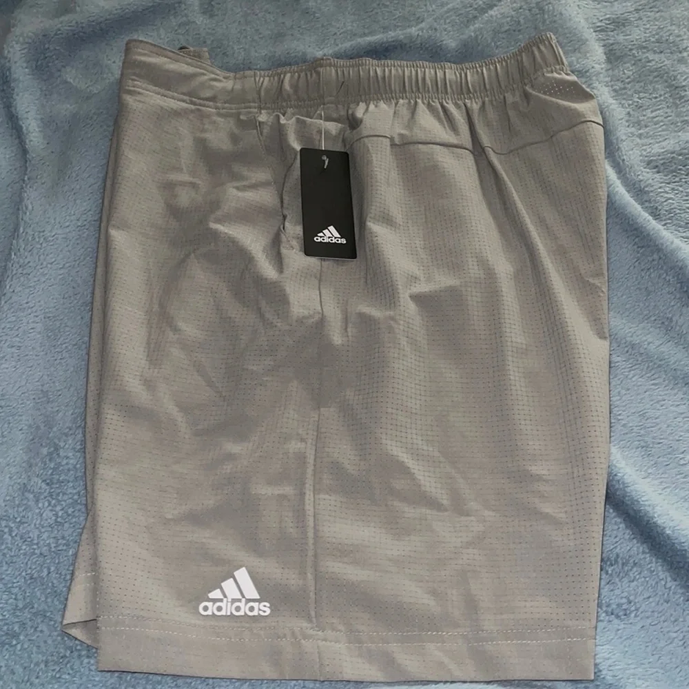 Mens adidas shorts - Picture 1 of 2